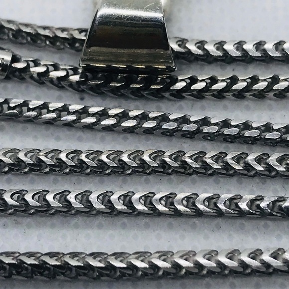 Sterling Silver Oxidized Round Flower Motif Pendant & 32” Long Wheat Chain - Picture 4 of 5